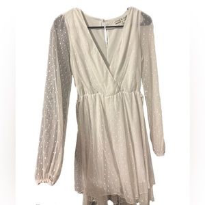 Small Allison and Kelly short white dress long polka dot sleeve